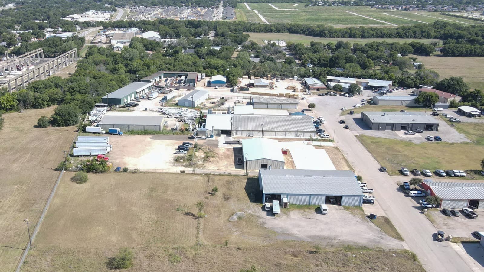 Amazon Liquidation Express Aerial Lot View